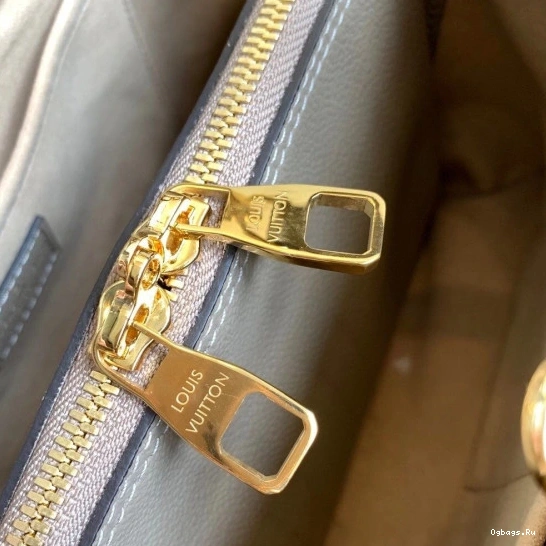 LOUIS MONTAIGNE BB VUITTON 1229